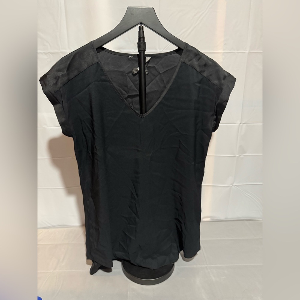 Express Elegant Black Women's V Neck Top Size Medium
